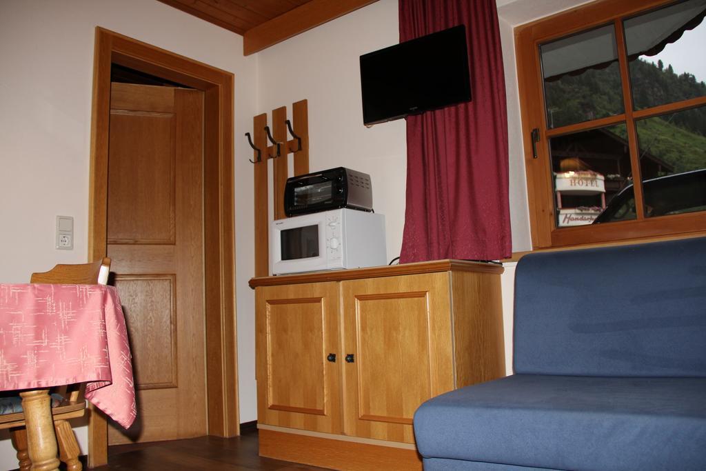 Apartmán Haus Puit Mandarfen Pitztal Sankt Leonhard im Pitztal Pokoj fotografie