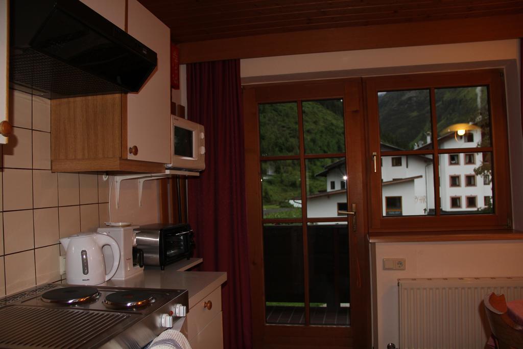 Apartmán Haus Puit Mandarfen Pitztal Sankt Leonhard im Pitztal Pokoj fotografie